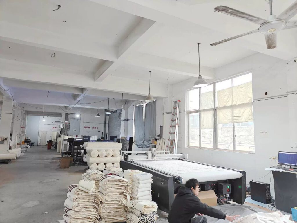 Automatic cutting machine